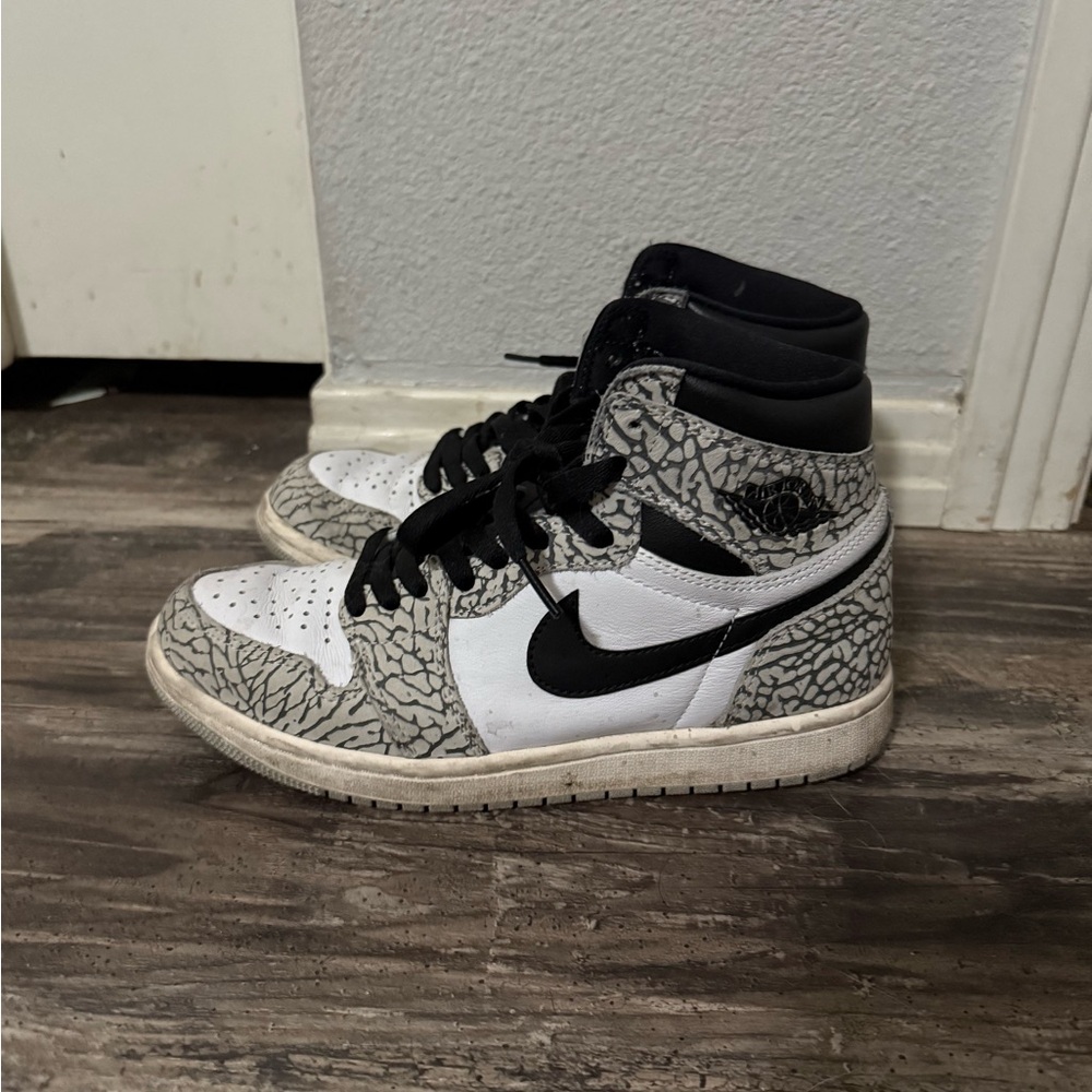 Nike Classic Black and White Footwear